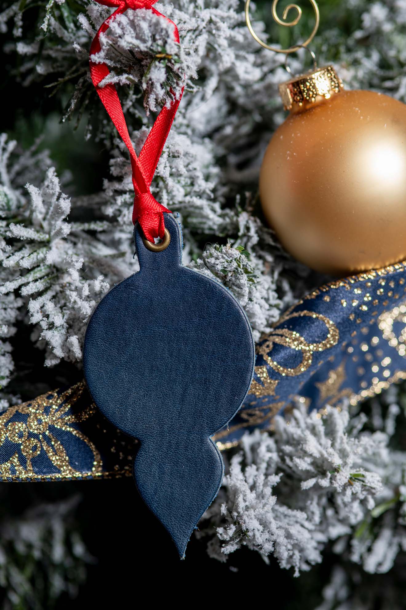 Lamp Shaped Ornament