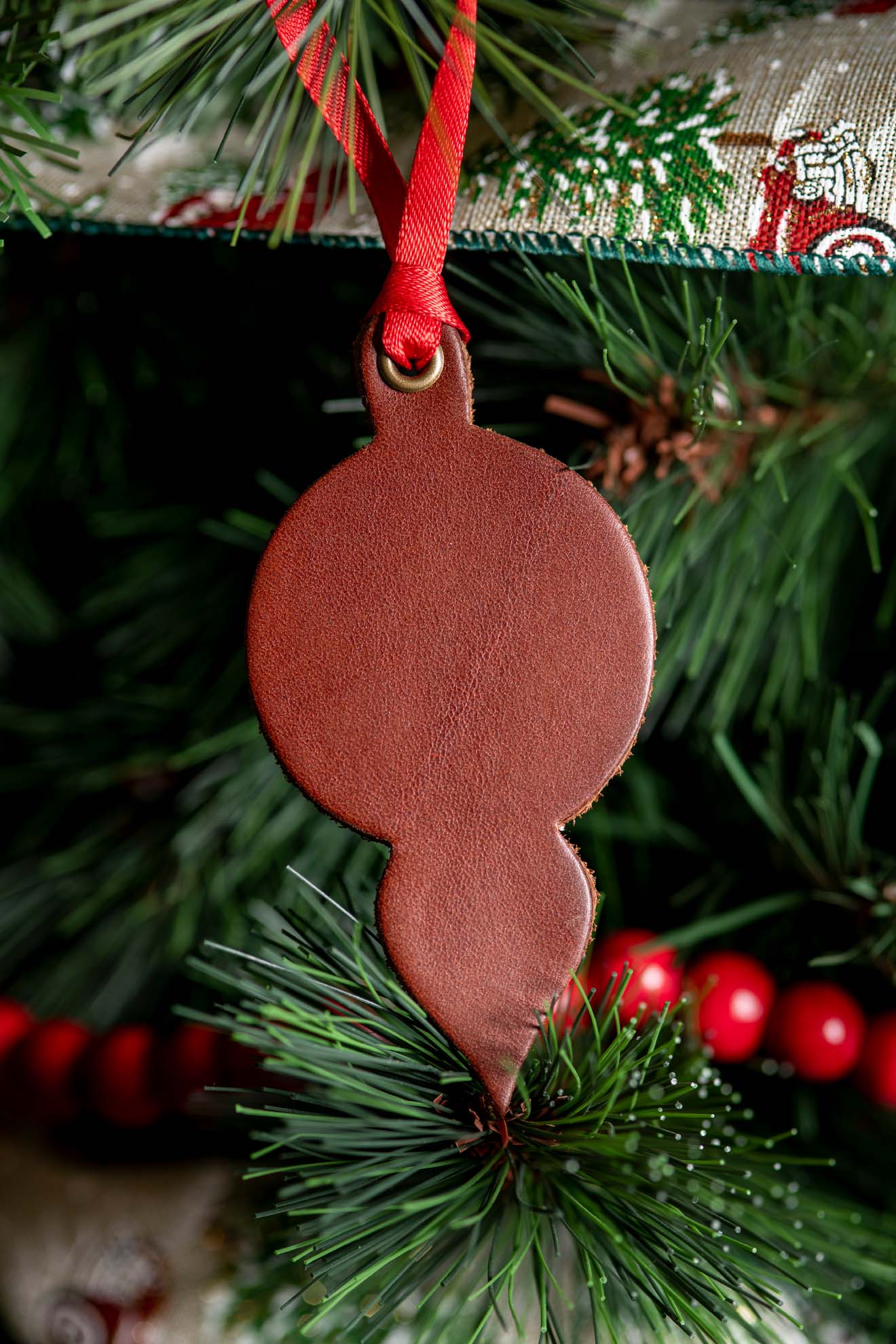 Lamp Shaped Ornament