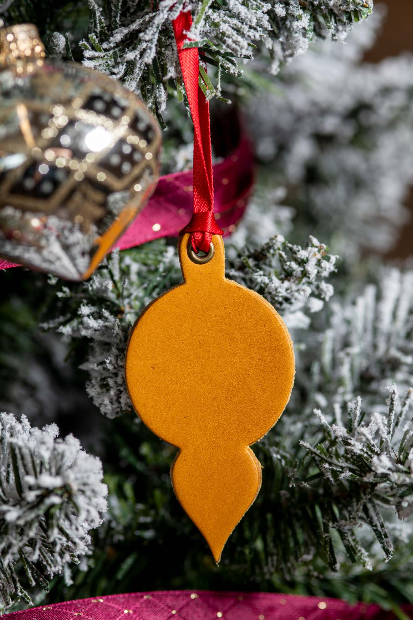 Lamp Shaped Ornament